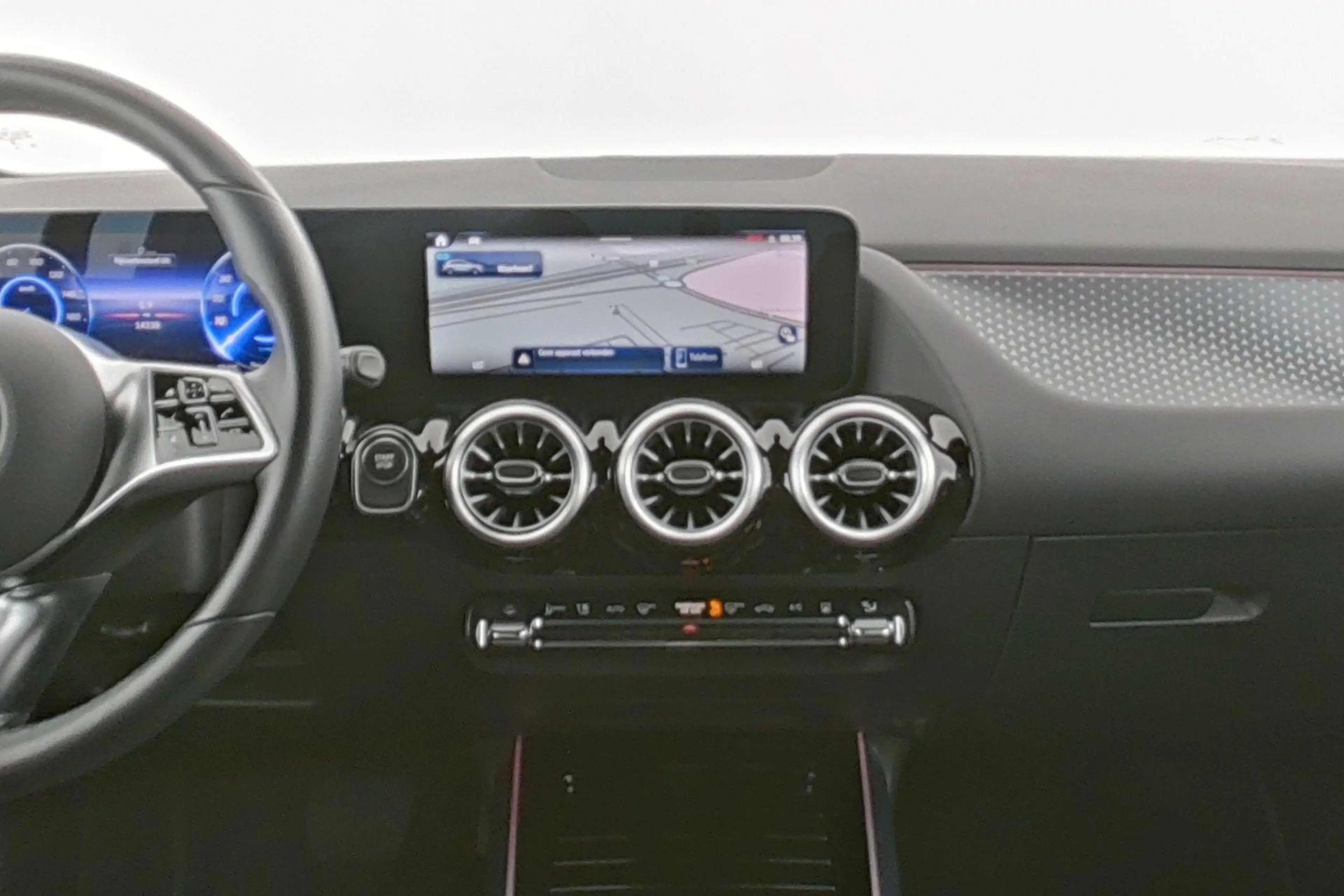 Mercedes-Benz EQA 250 250+ Business Line 71 kWh — photo 15