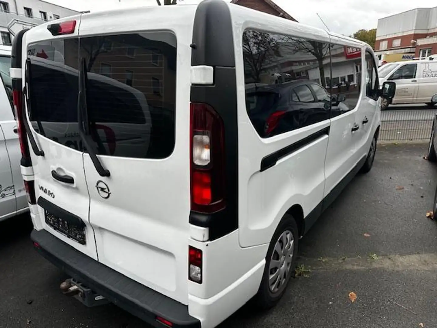 Opel Vivaro 1.6 DCI L2 9 Sitzer Brandschaden Weiß - 2