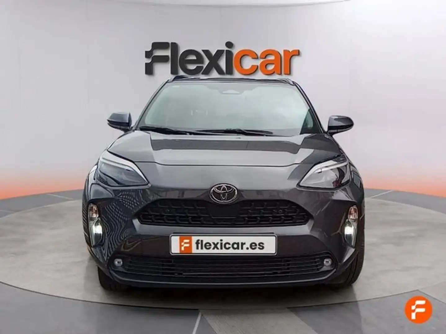 Toyota Yaris 120H 1.5 Active Plus Gris - 2