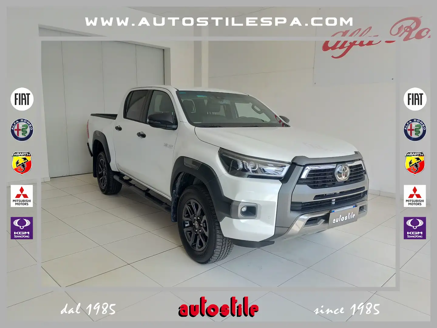 Toyota Hilux 2.4 D-4D A/T 4WD 4 porte Double Cab Invincible Bianco - 1
