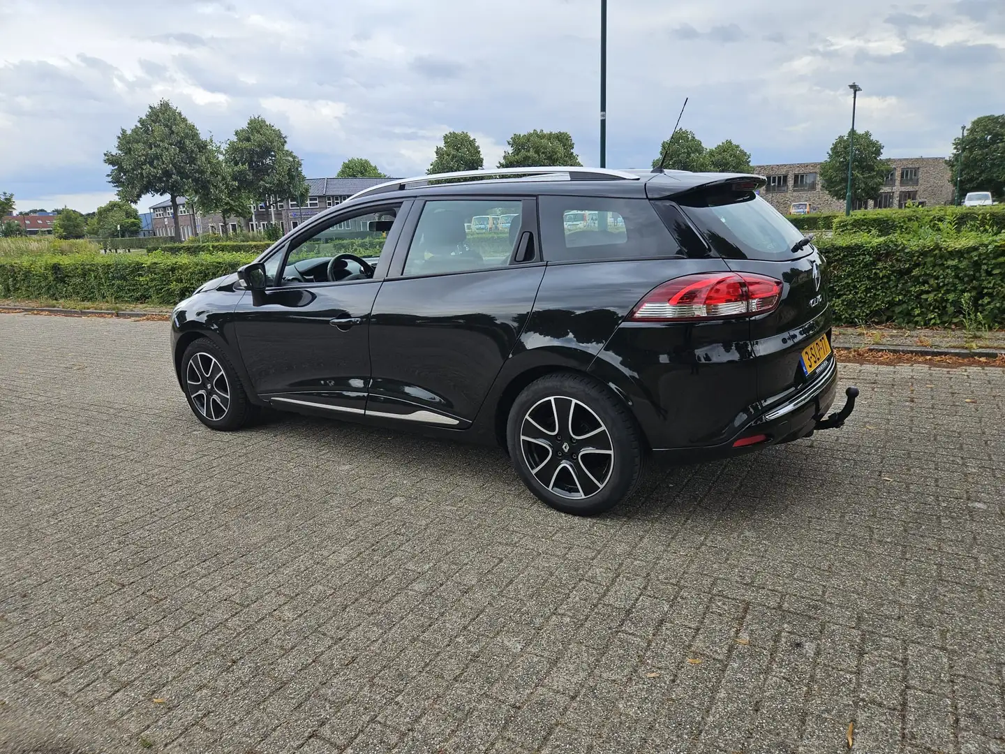 Renault Clio 0.9 TCe Expression Zwart - 1