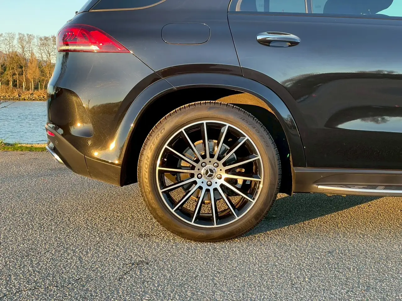 Mercedes-Benz GLE снимка Mercedes-Benz GLE