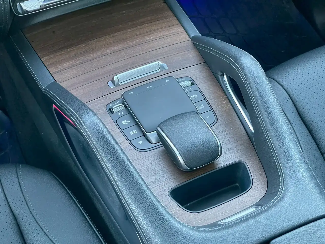 Mercedes-Benz GLE снимка Mercedes-Benz GLE