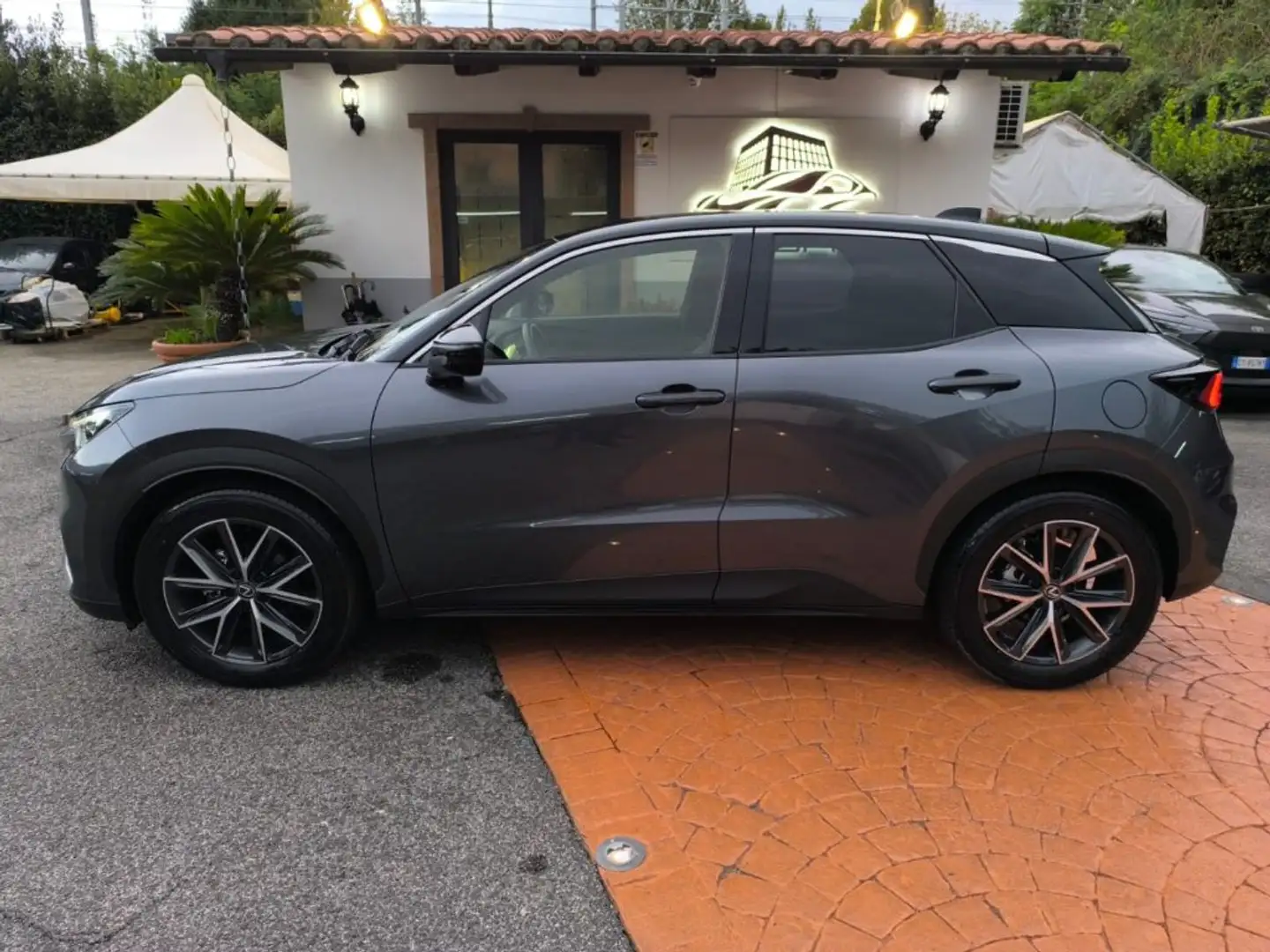 Lexus LBX Hybrid Emotion PREZZO PROMO! PARI AL NUOVO! Grigio - 2