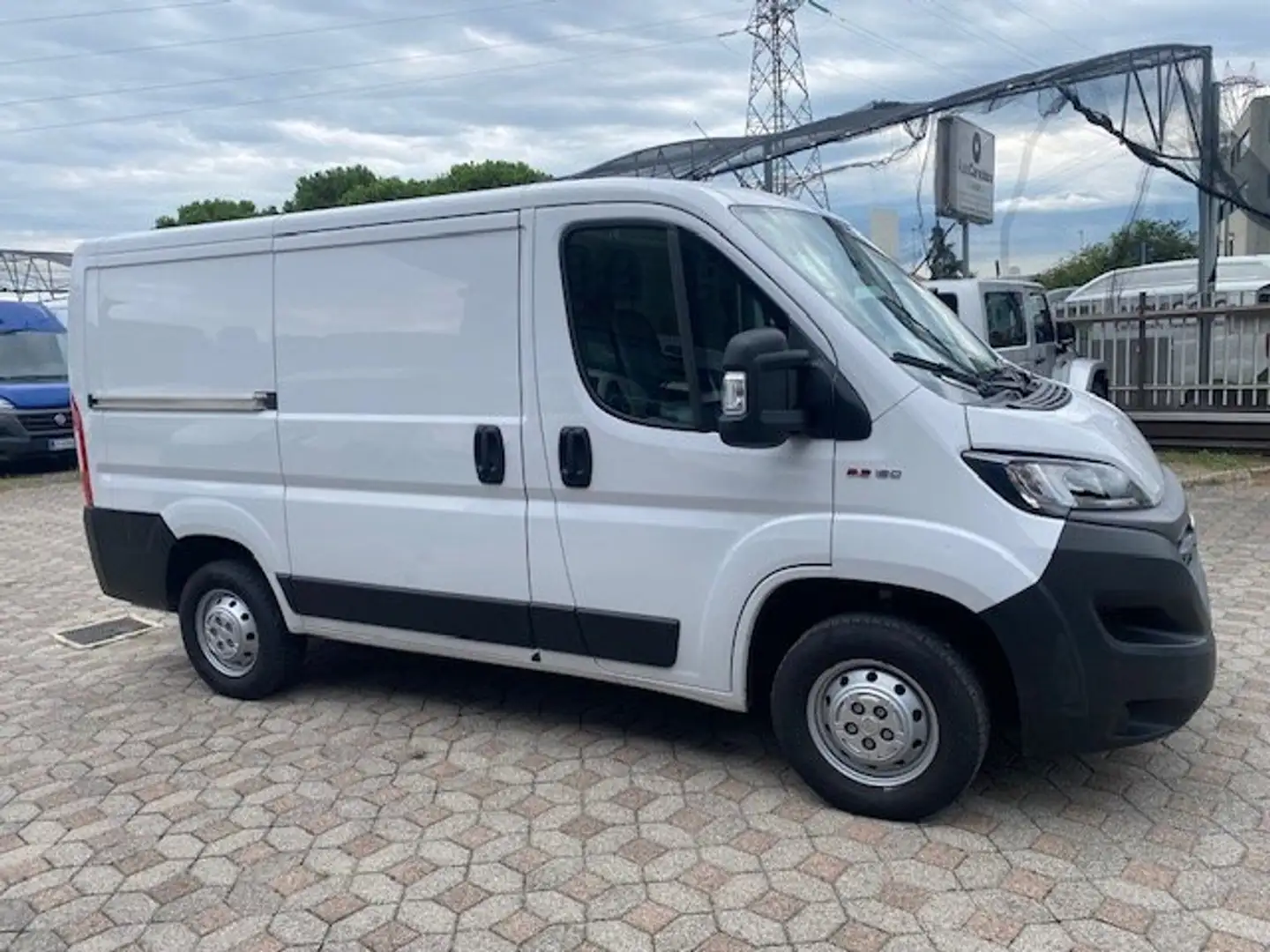 Fiat Ducato 30  2.3 MTJ 120 CV  L1H1 Weiß - 1