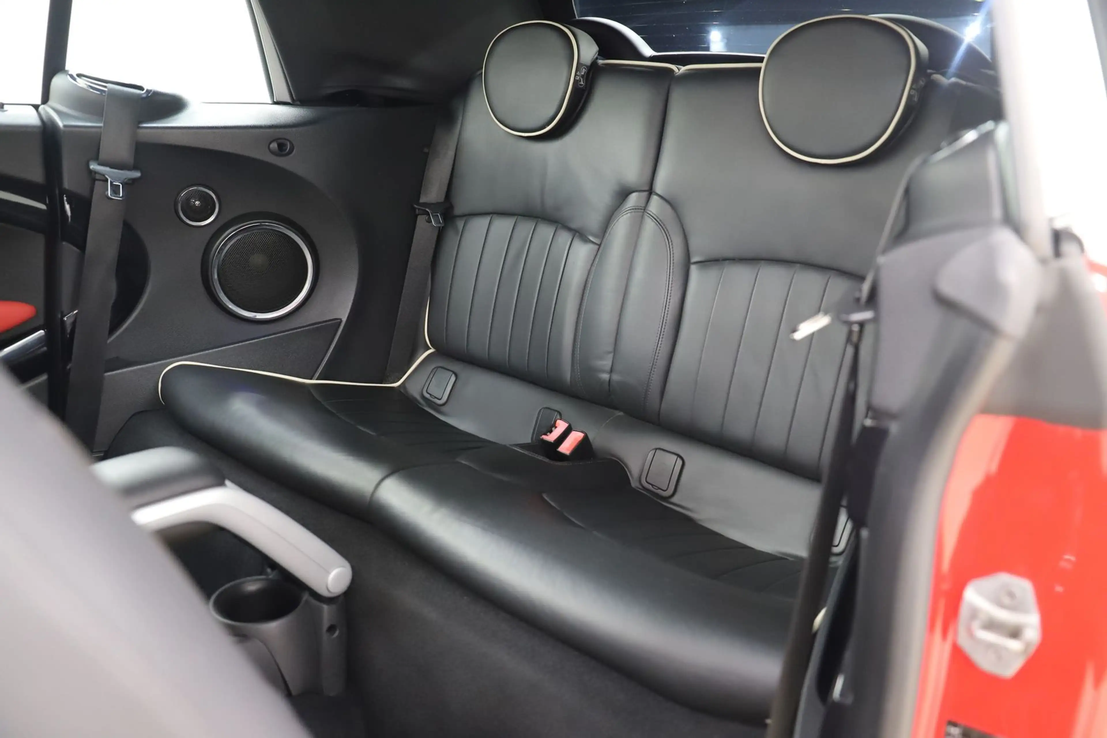 MINI John Cooper Works Cabrio John Cooper Works 1.6 211PS Cabrio Chili Keyless — photo 14