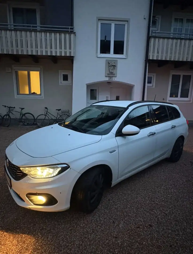 Fiat Tipo STATION WAGON 1.6 MULTIJET 120 CH S/S DCT LOUNGE Weiß - 1