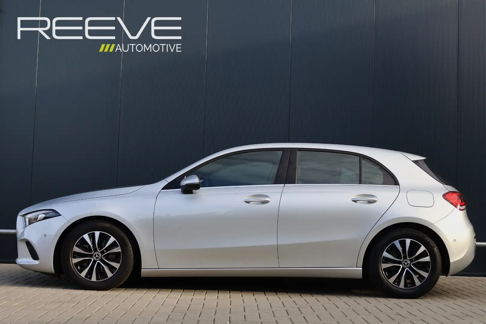 Mercedes-Benz A 180 Business Solution AMG Automaat | NL Auto | Wide Sc Gris - 2