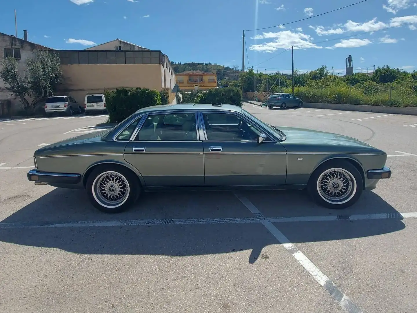 Jaguar XJ40 Jaguar Daimler 4.0L Verde - 1