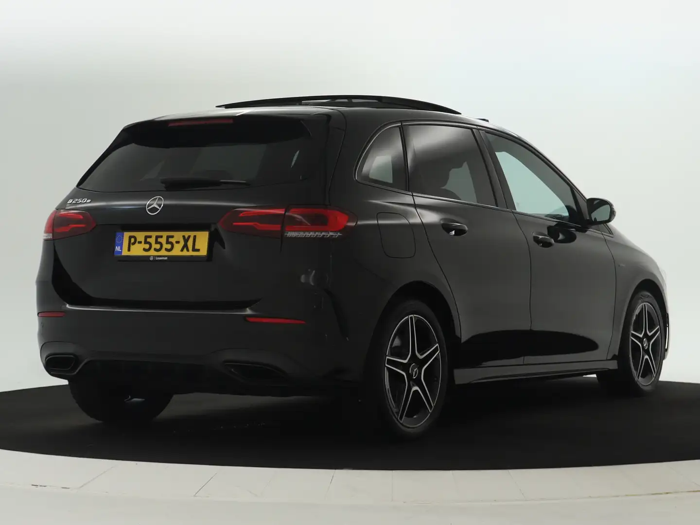 Mercedes-Benz B 250 e Premium Plus | Panoramadak | Nightpakket | Sfeer Zwart - 2