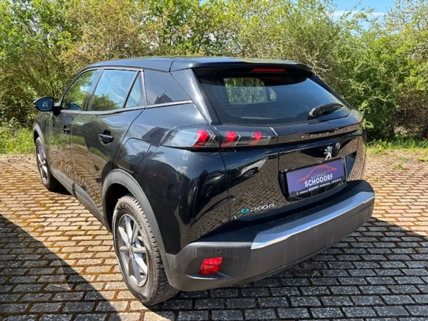 Peugeot 2008 e- Active, 8fach ber., Sitzheizung, EPH hi., uvm. Nero - 2