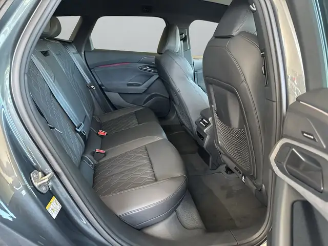Audi A6 view 12
