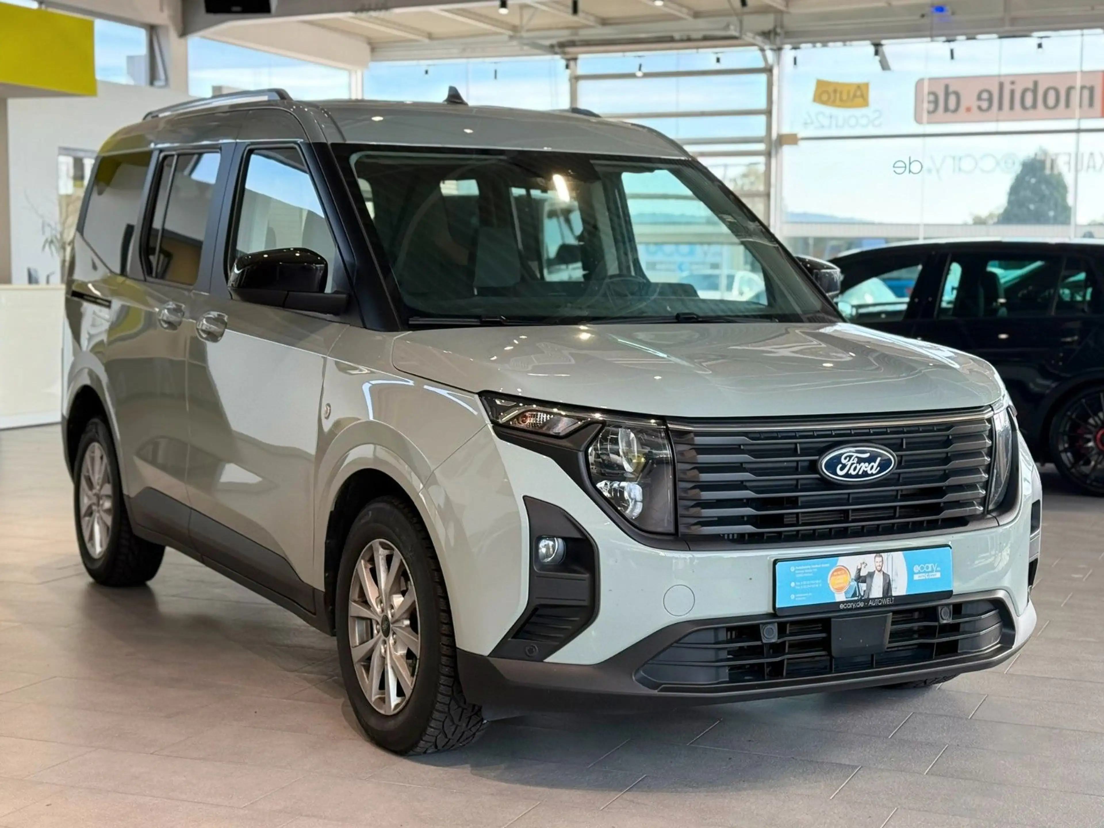 Ford Tourneo Courier Titanium — photo 10