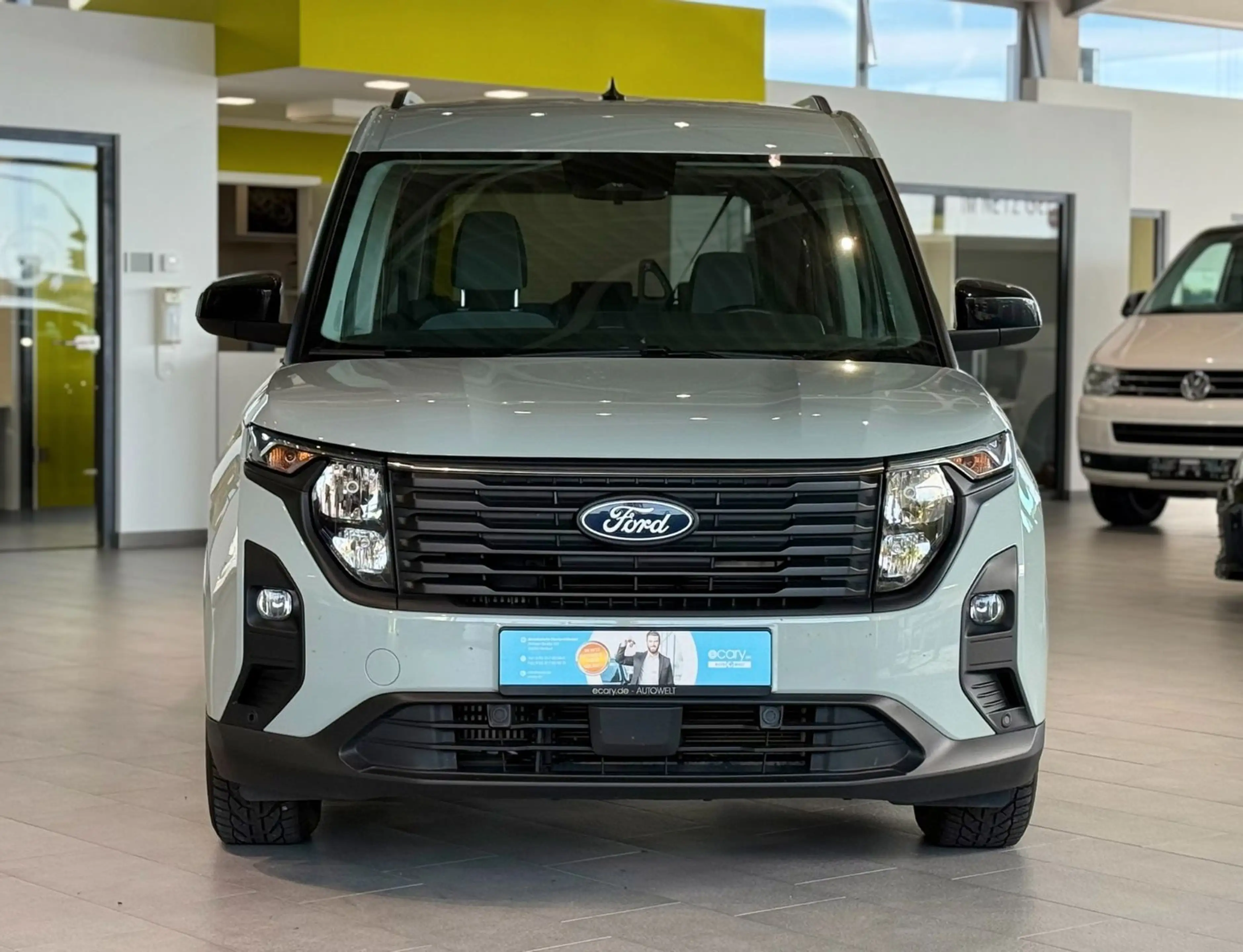 Ford Tourneo Courier Titanium — photo 11