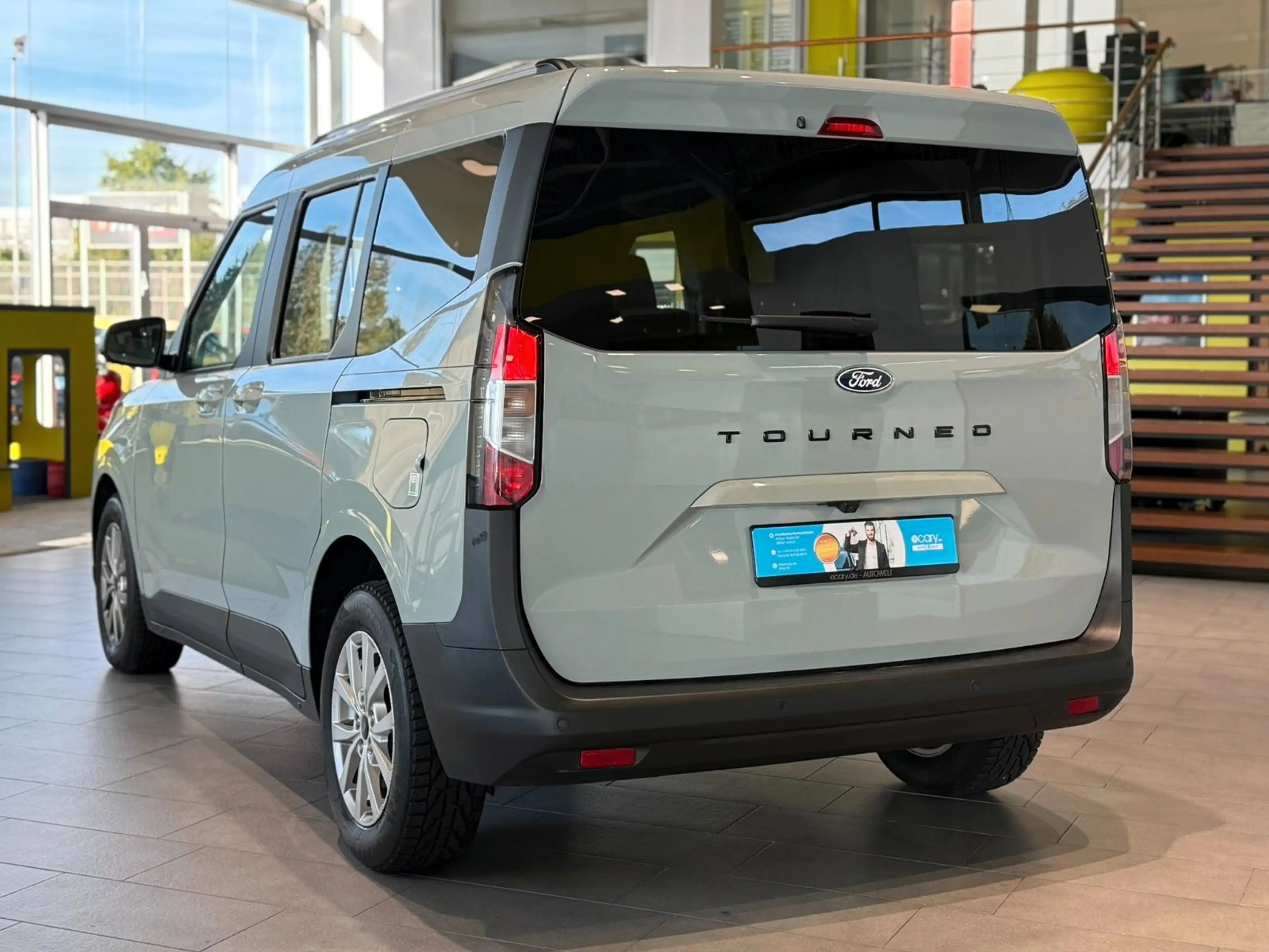 Ford Tourneo Courier Titanium — photo 4