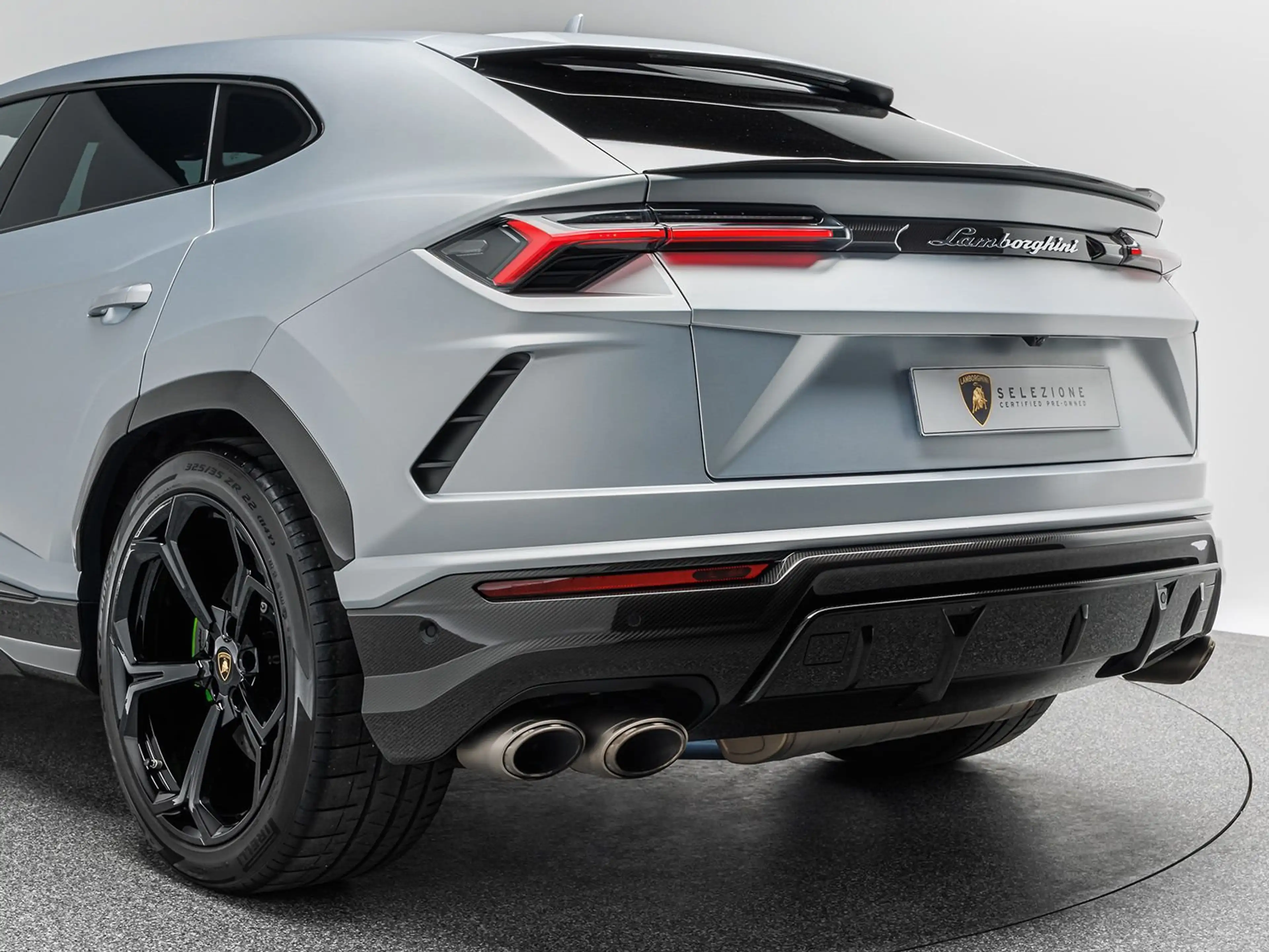 Lamborghini Urus Carbon/Akrapovic/Selezione — photo 12