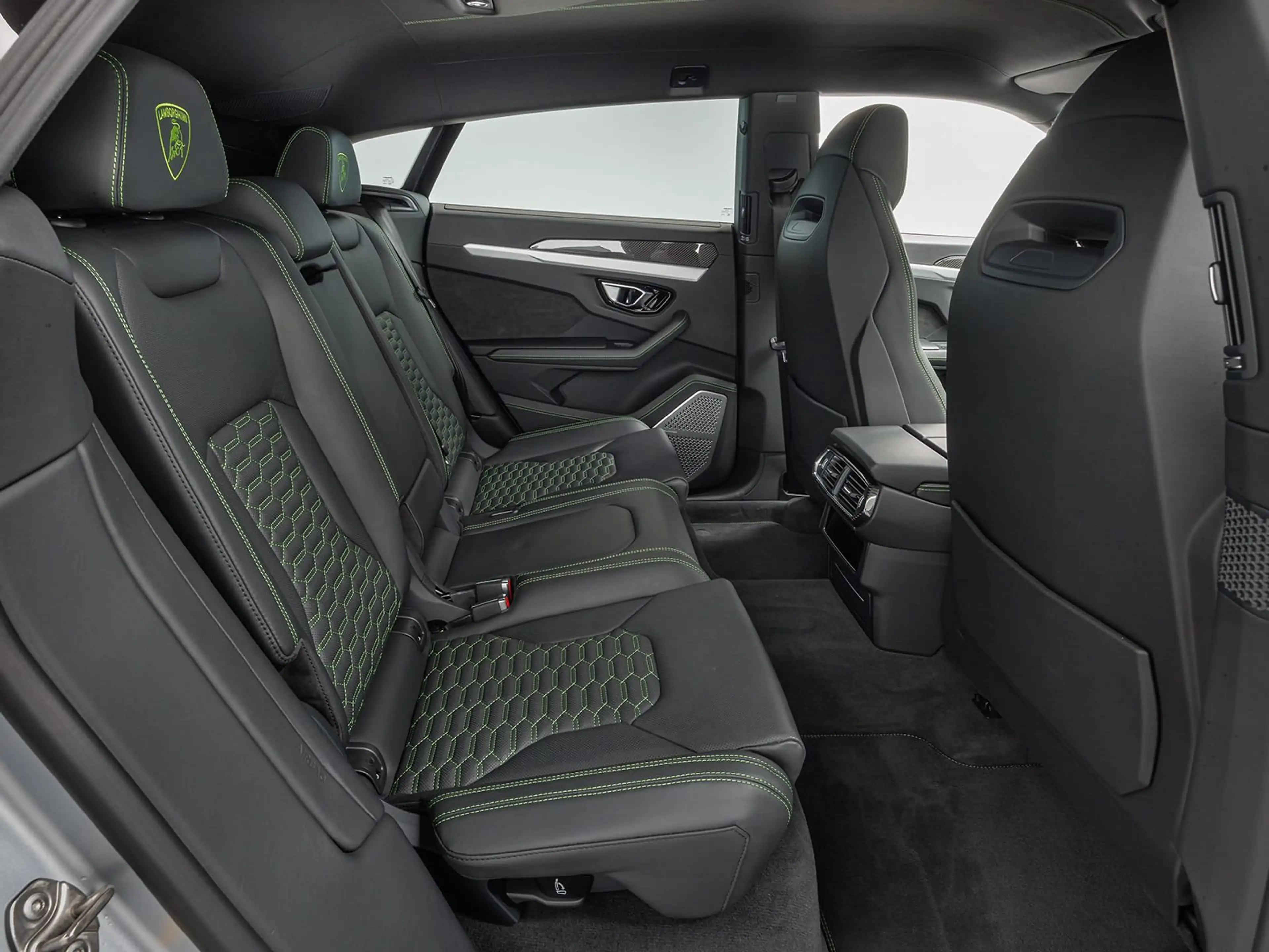 Lamborghini Urus Carbon/Akrapovic/Selezione — photo 10