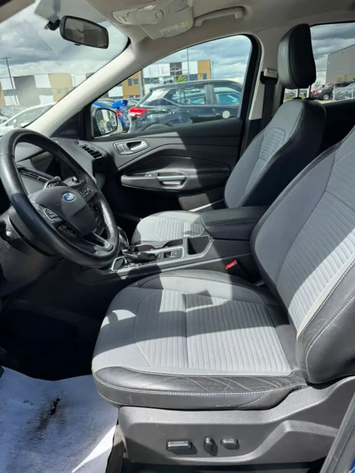Ford Escape снимка Ford Escape