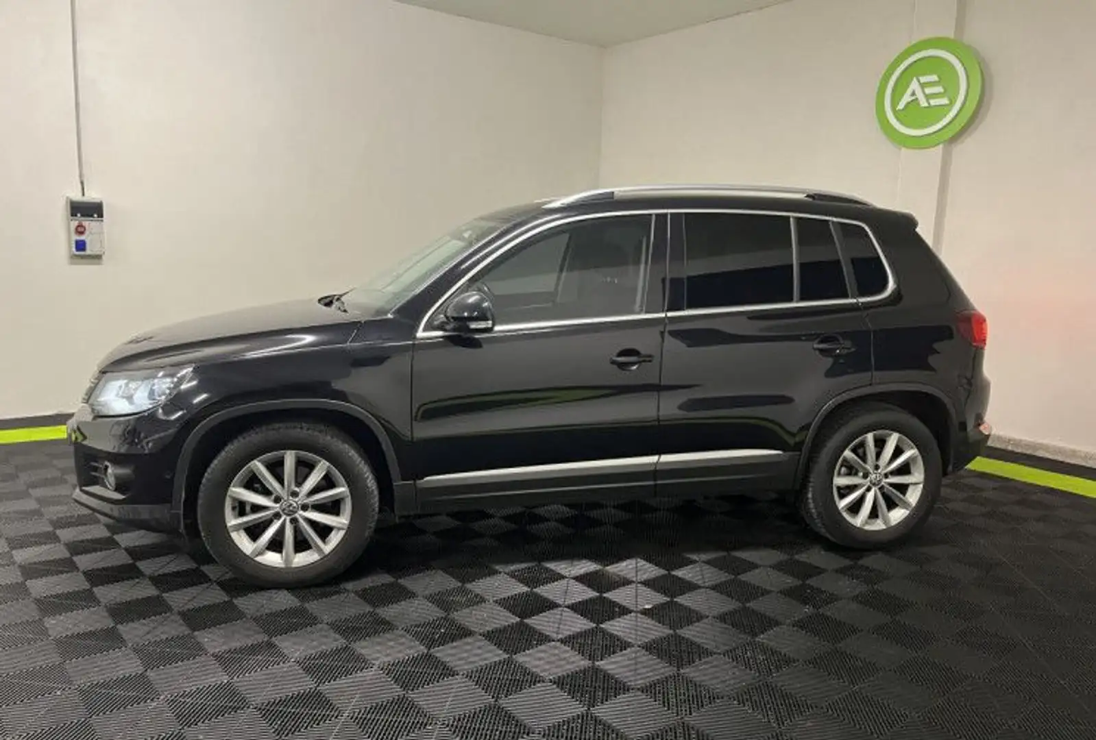 Volkswagen Tiguan 2.0 TDI 150ch BlueMotion Technology FAP Lounge Schwarz - 2