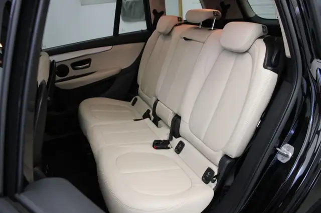 BMW 2 Series view 11