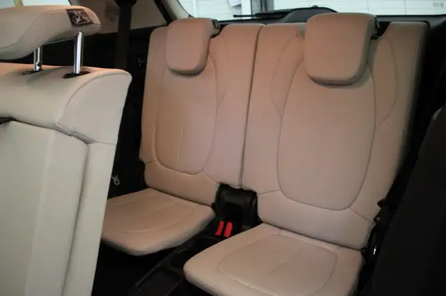 BMW 2 Series view 12