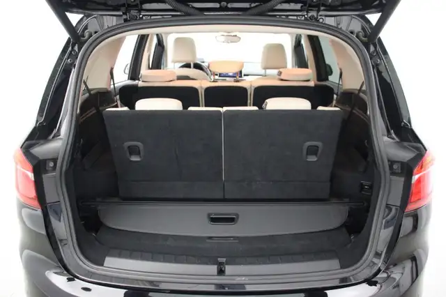 BMW 2 Series view 13