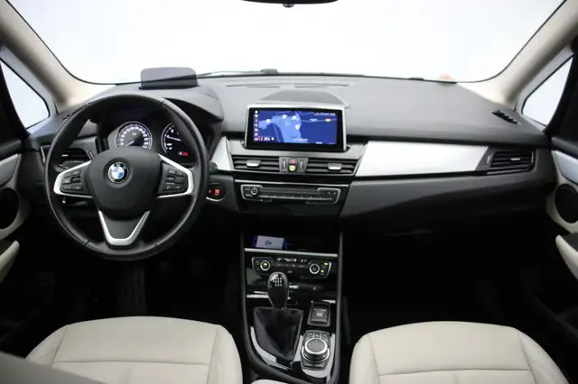 BMW 2 Series view 2