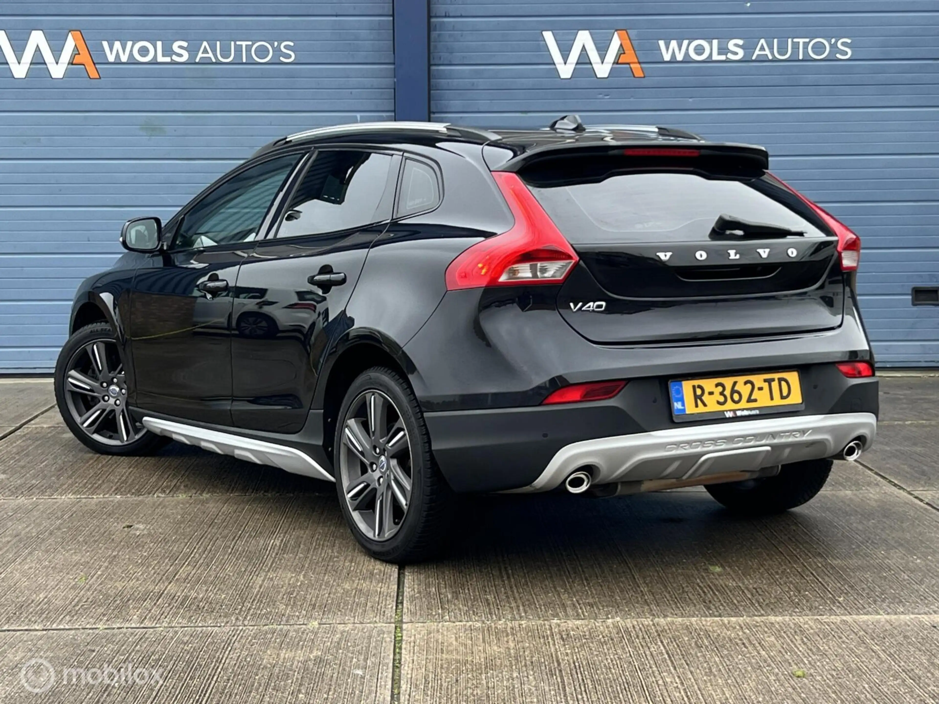 Volvo V40 Cross Country 2.5 T5 AWD Summum / 255 PK / LUXE / BLIS! — photo 2