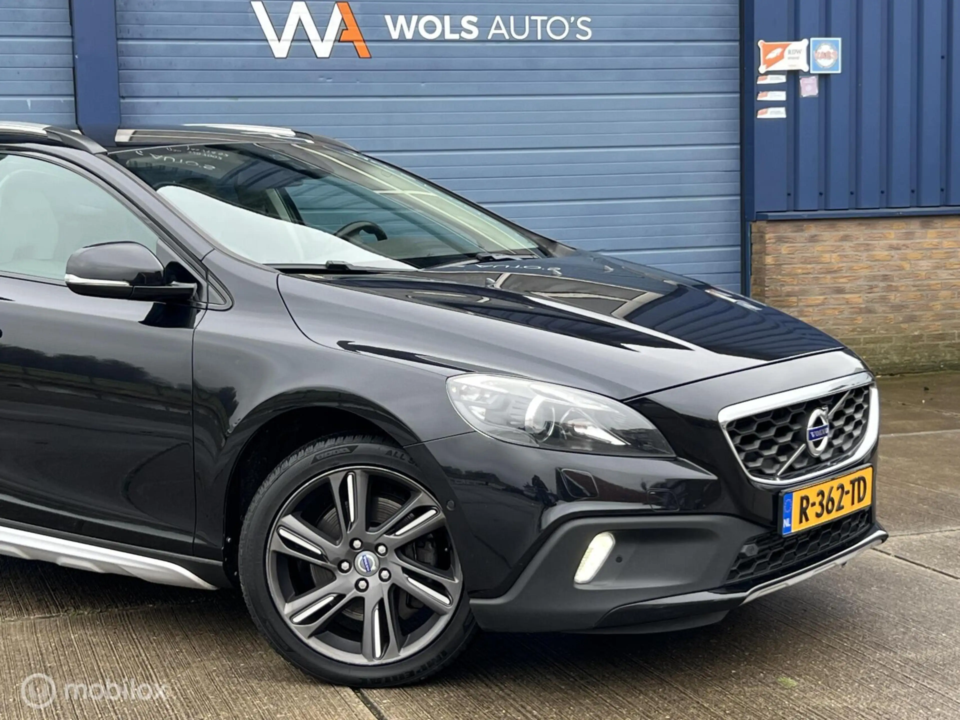 Volvo V40 Cross Country 2.5 T5 AWD Summum / 255 PK / LUXE / BLIS! — photo 44