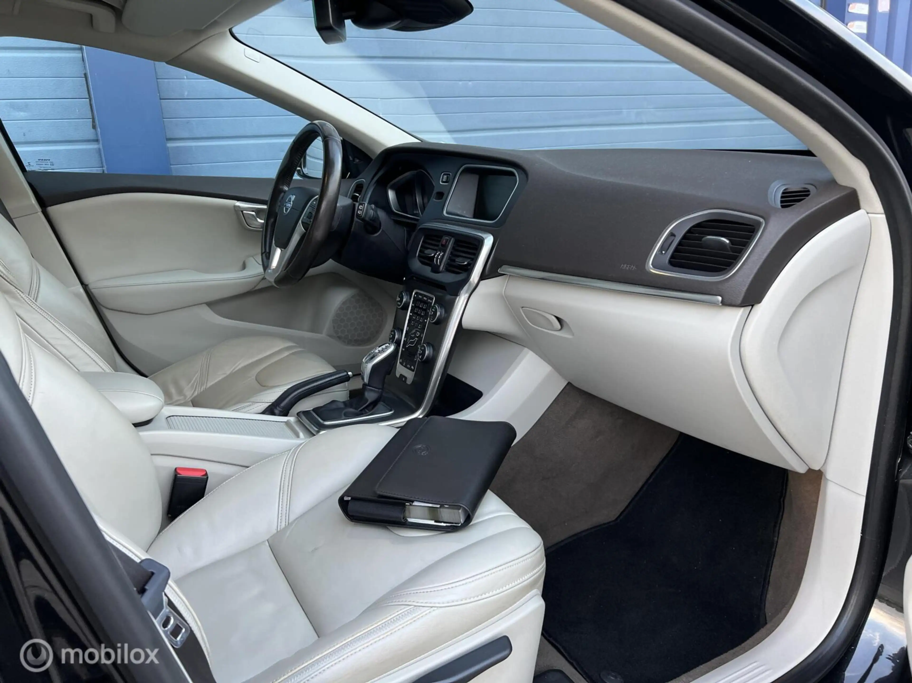 Volvo V40 Cross Country 2.5 T5 AWD Summum / 255 PK / LUXE / BLIS! — photo 6