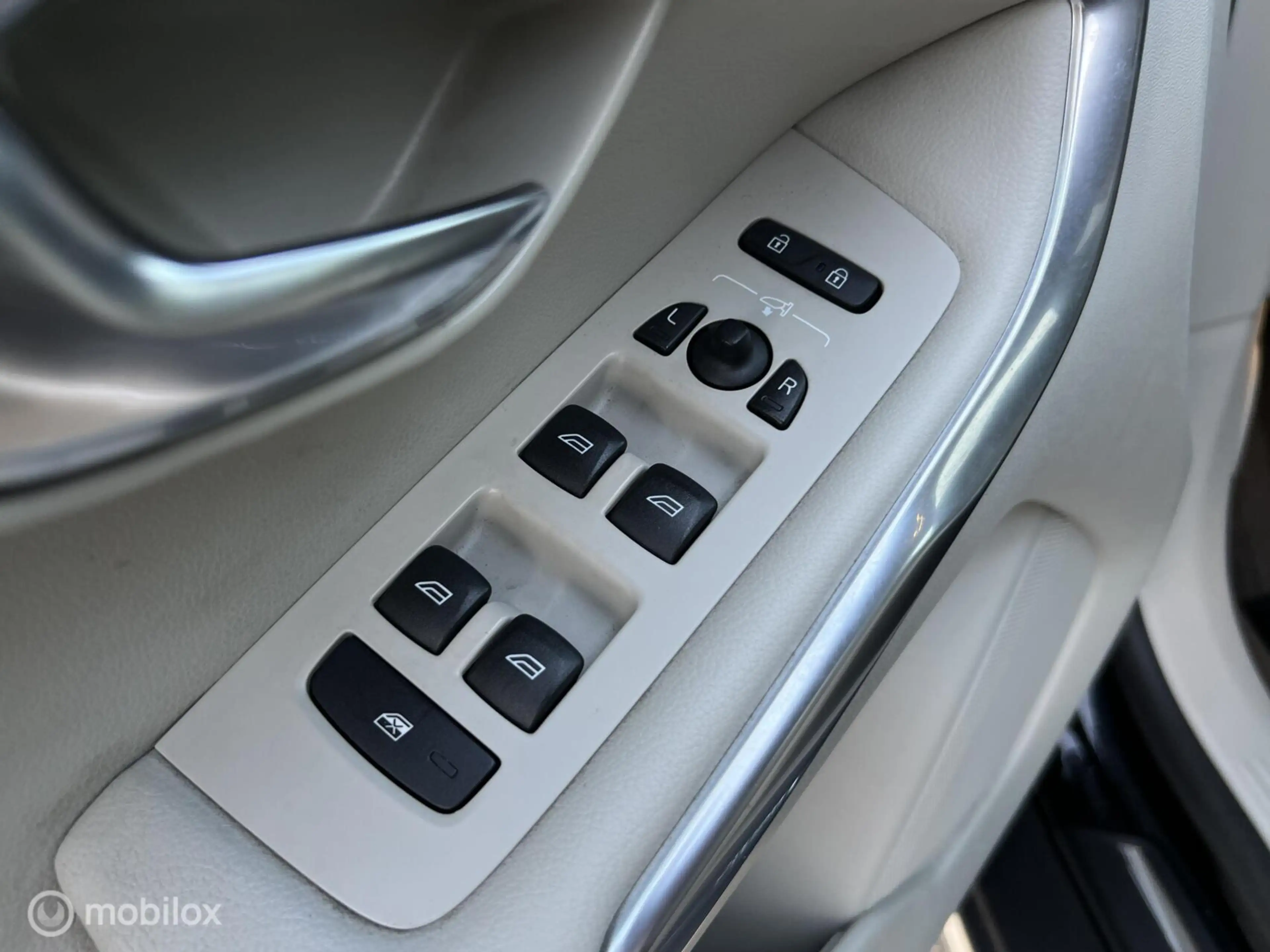 Volvo V40 Cross Country 2.5 T5 AWD Summum / 255 PK / LUXE / BLIS! — photo 16