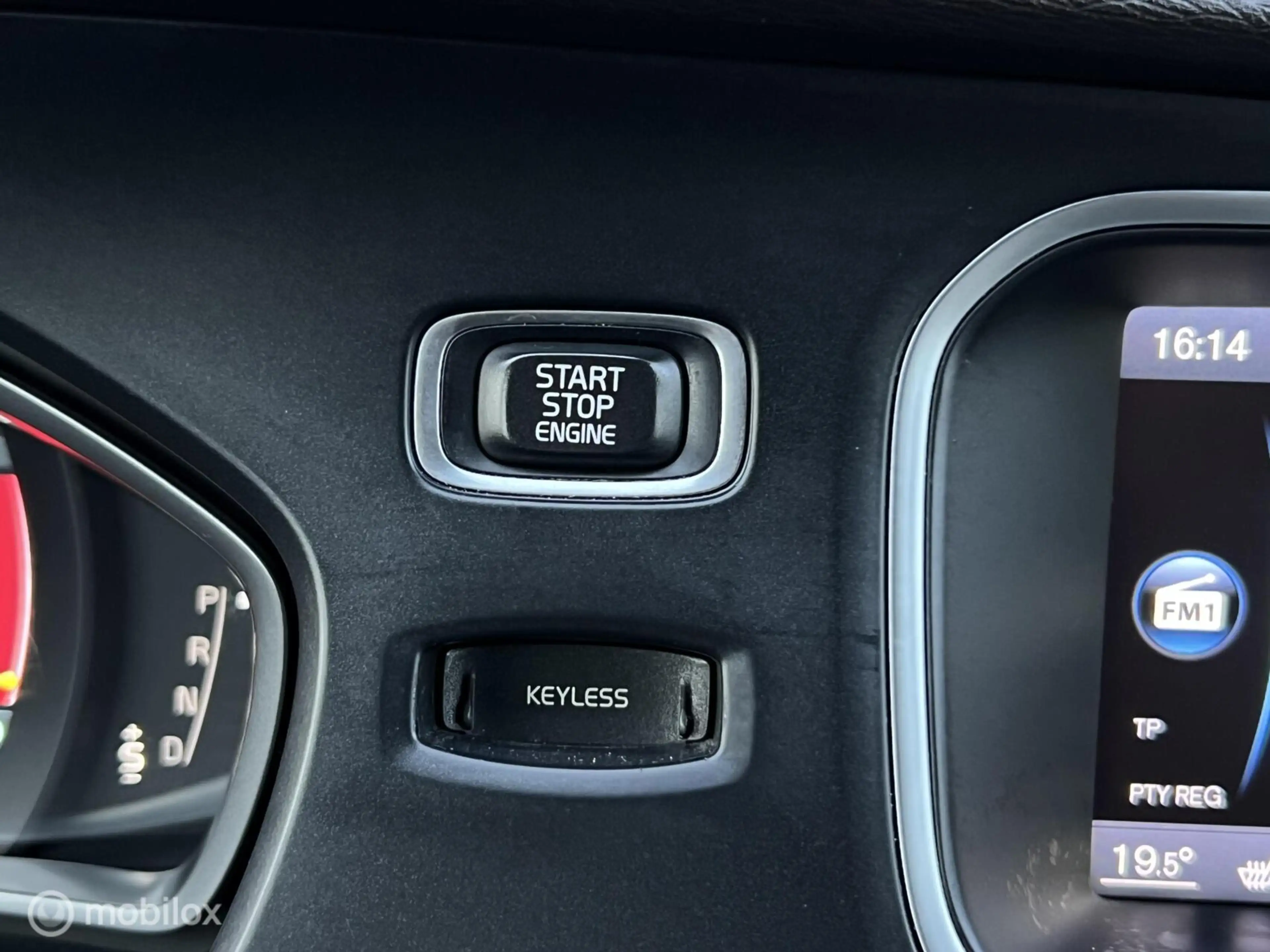 Volvo V40 Cross Country 2.5 T5 AWD Summum / 255 PK / LUXE / BLIS! — photo 25