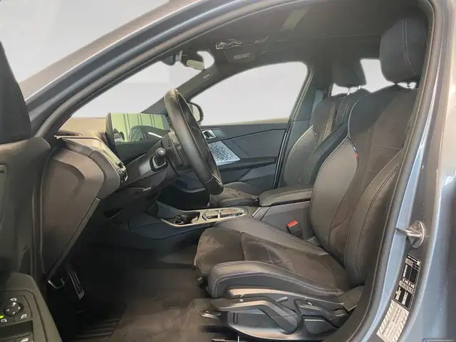 BMW 1 Series view 7