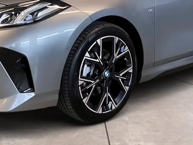 BMW 1 Series view 15