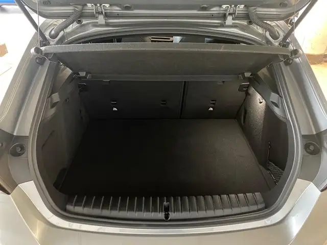 BMW 1 Series view 9