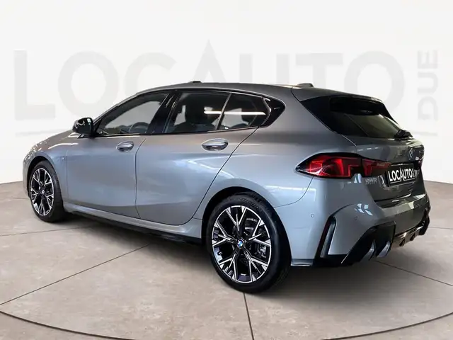 BMW 1 Series view 5