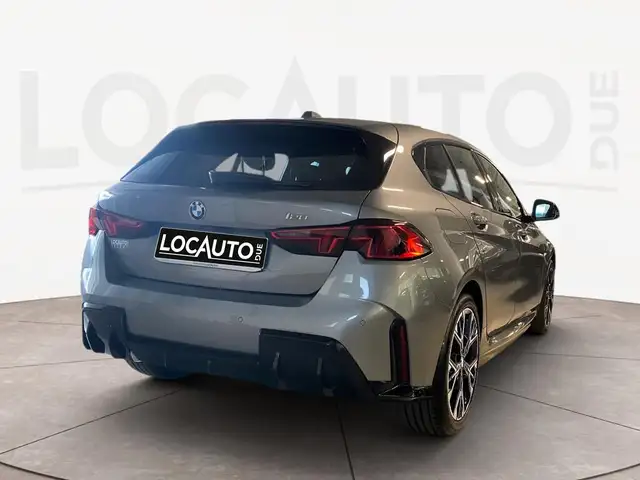 BMW 1 Series view 4