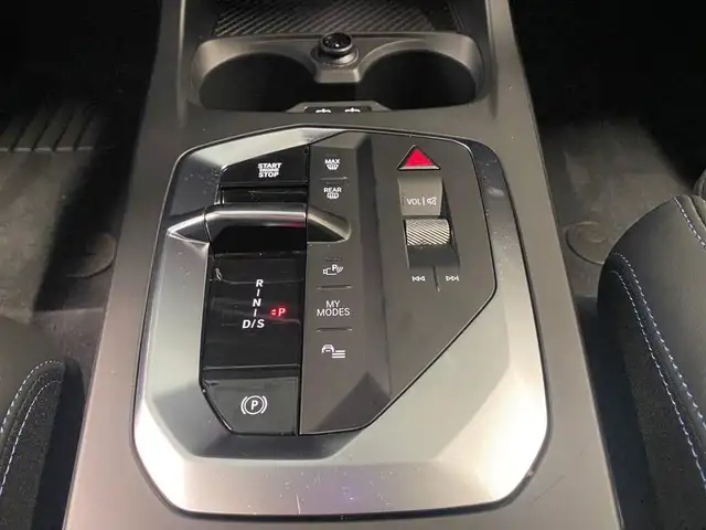 BMW 1 Series view 11