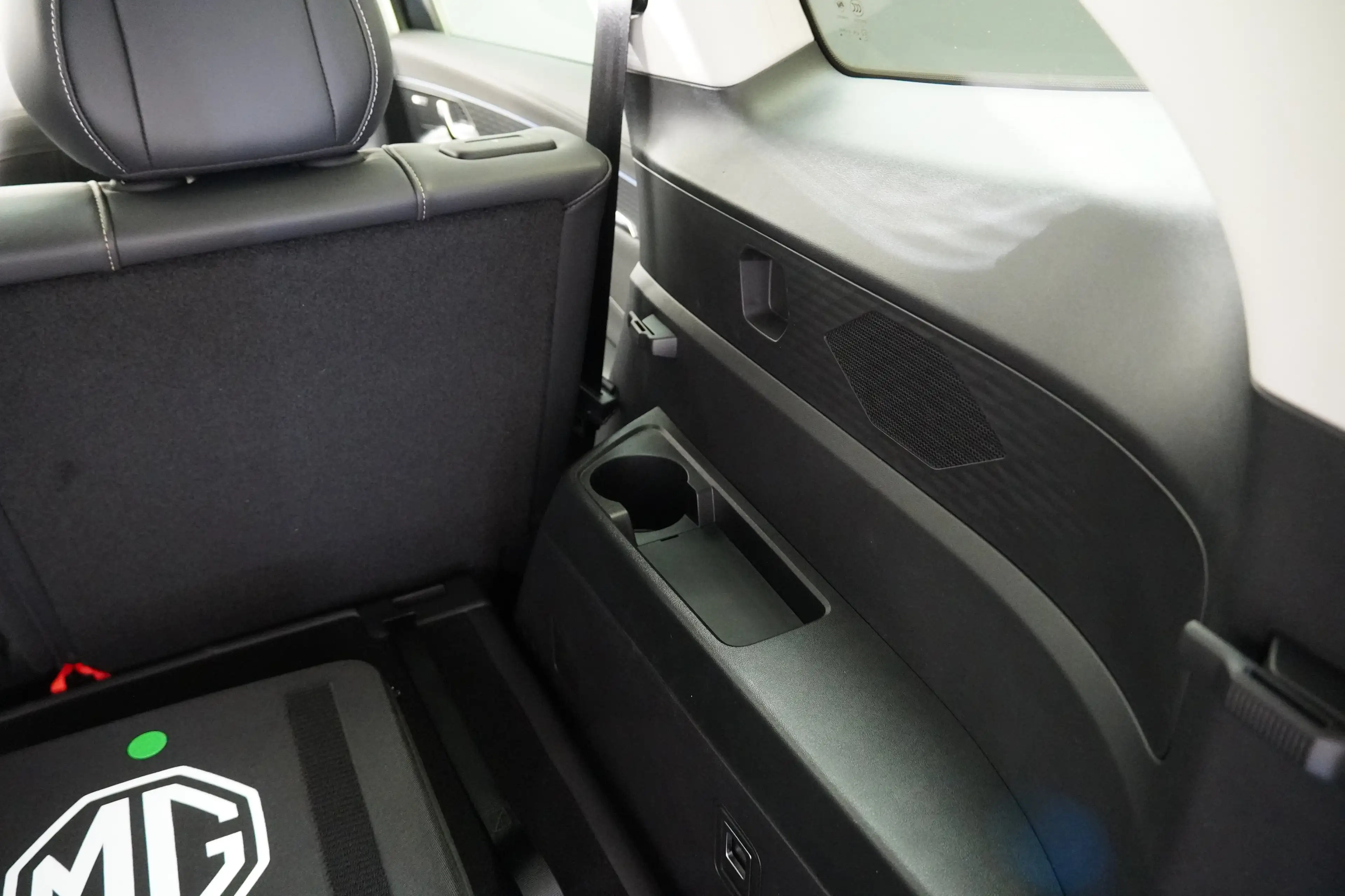 MG MGS9 PHEV Luxury MY25 — photo 25
