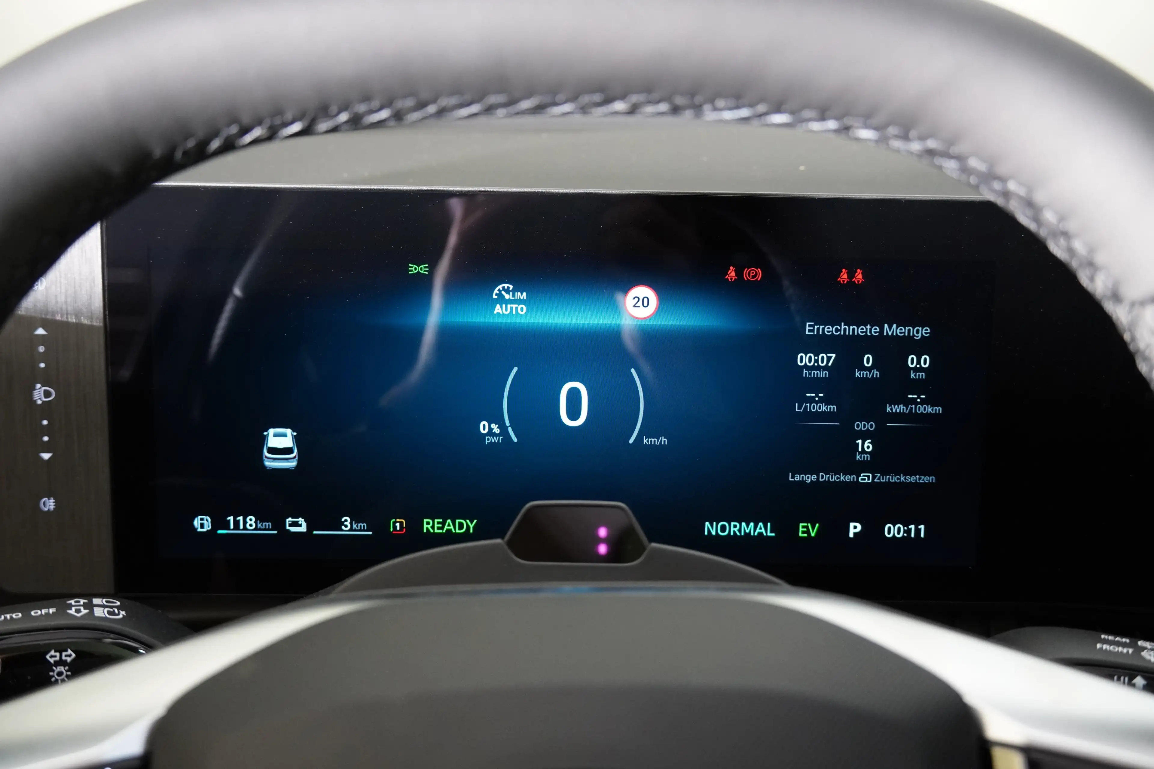 MG MGS9 PHEV Luxury MY25 — photo 12