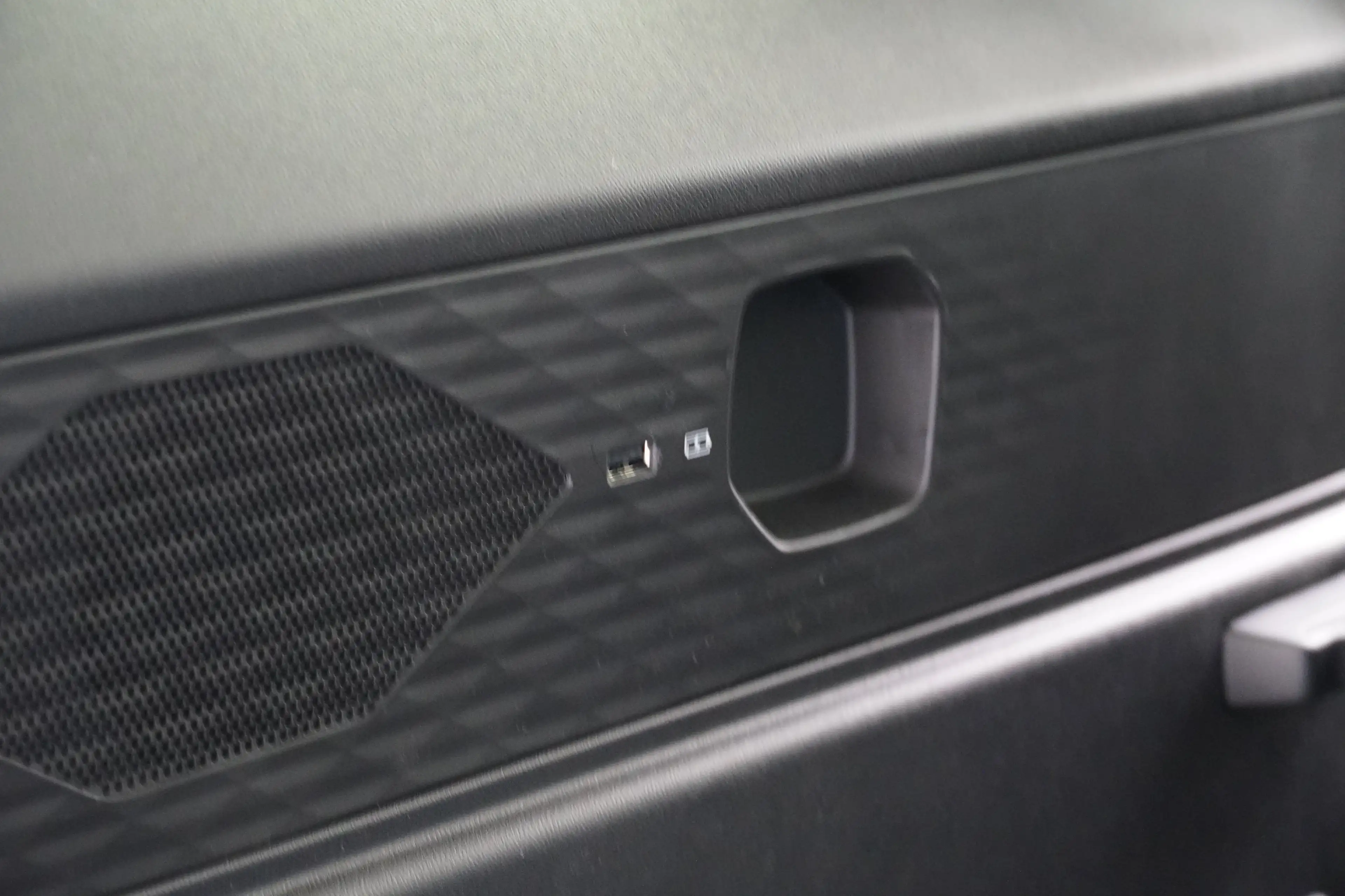 MG MGS9 PHEV Luxury MY25 — photo 24
