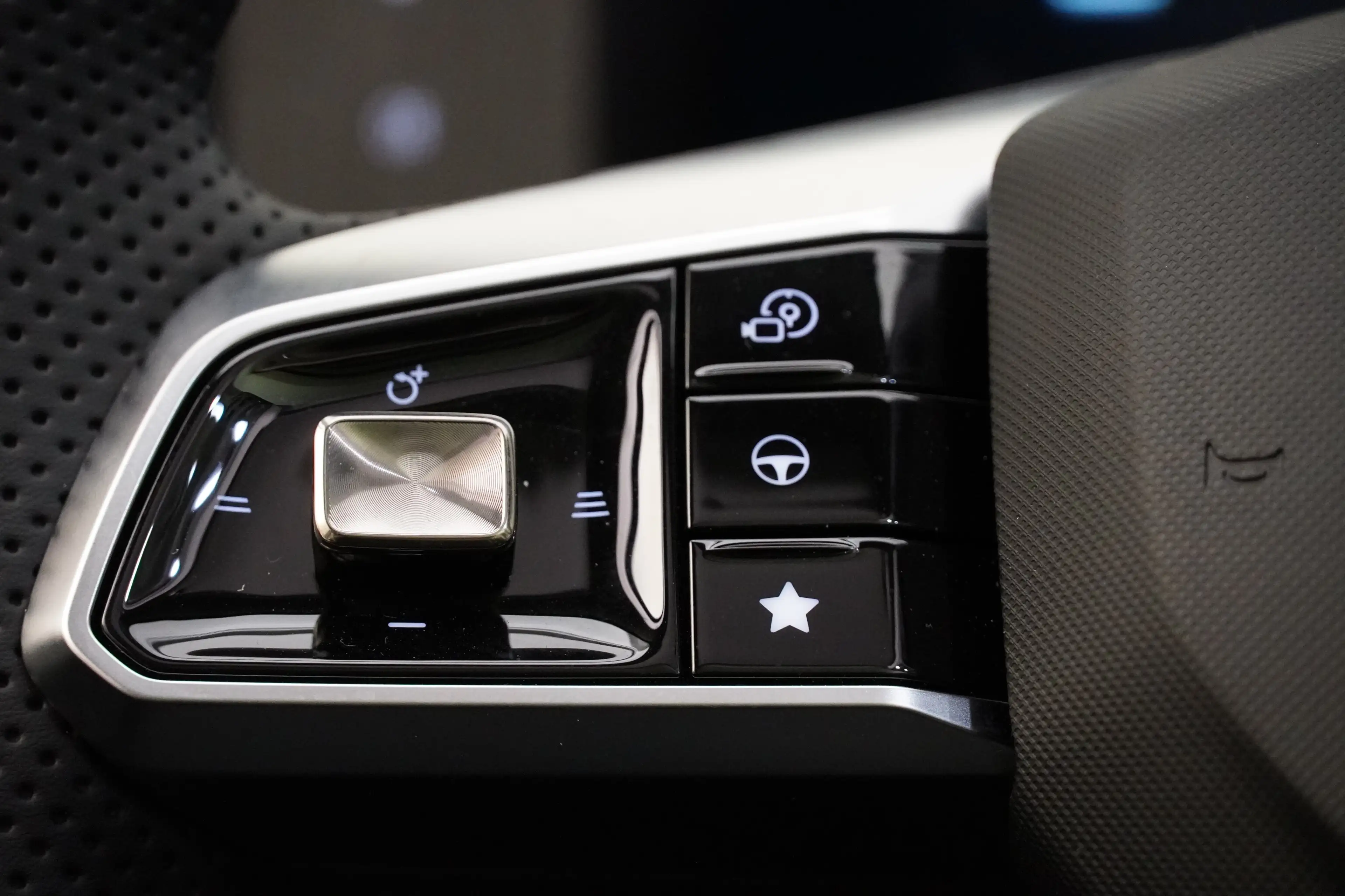 MG MGS9 PHEV Luxury MY25 — photo 11