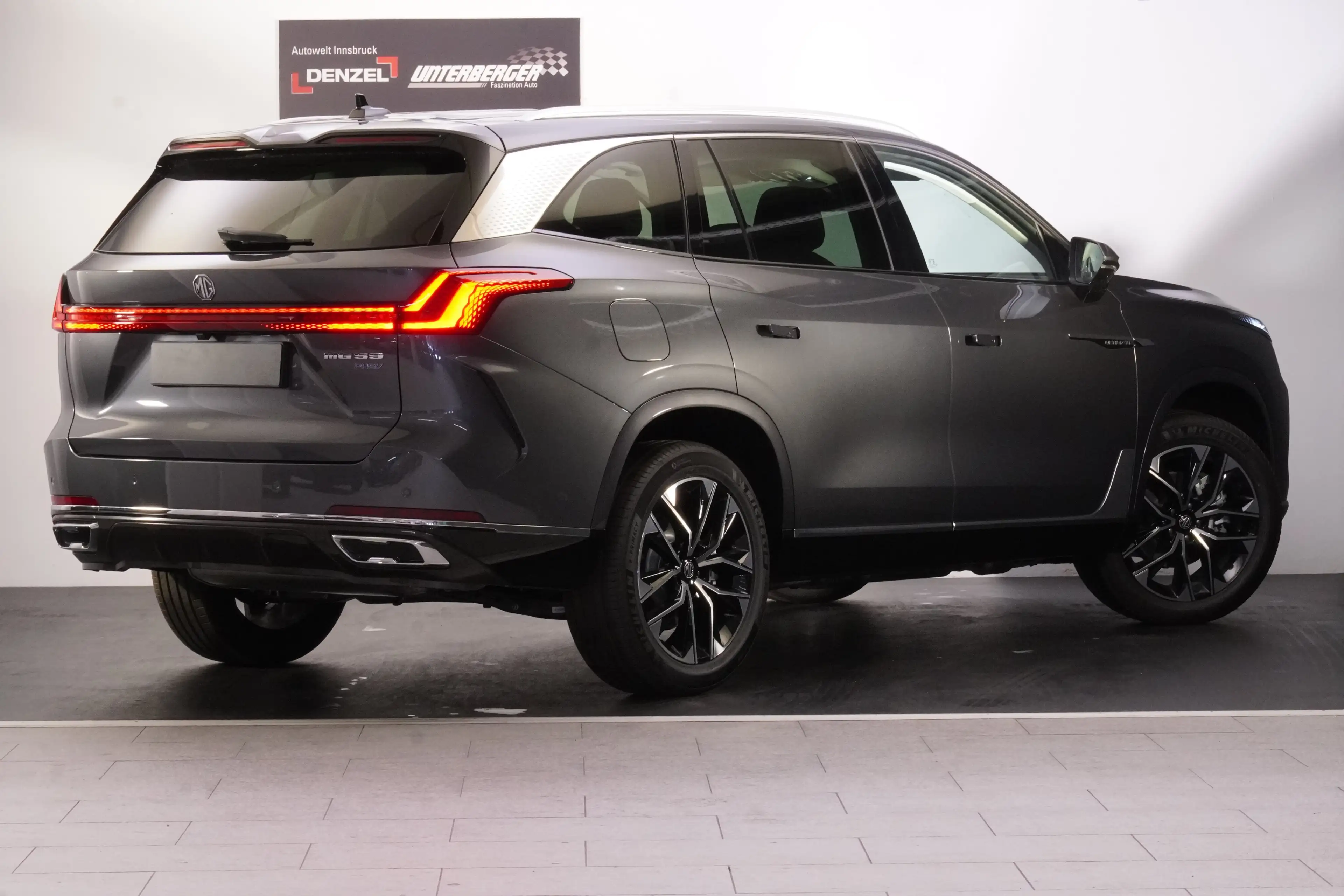MG MGS9 PHEV Luxury MY25 — photo 3