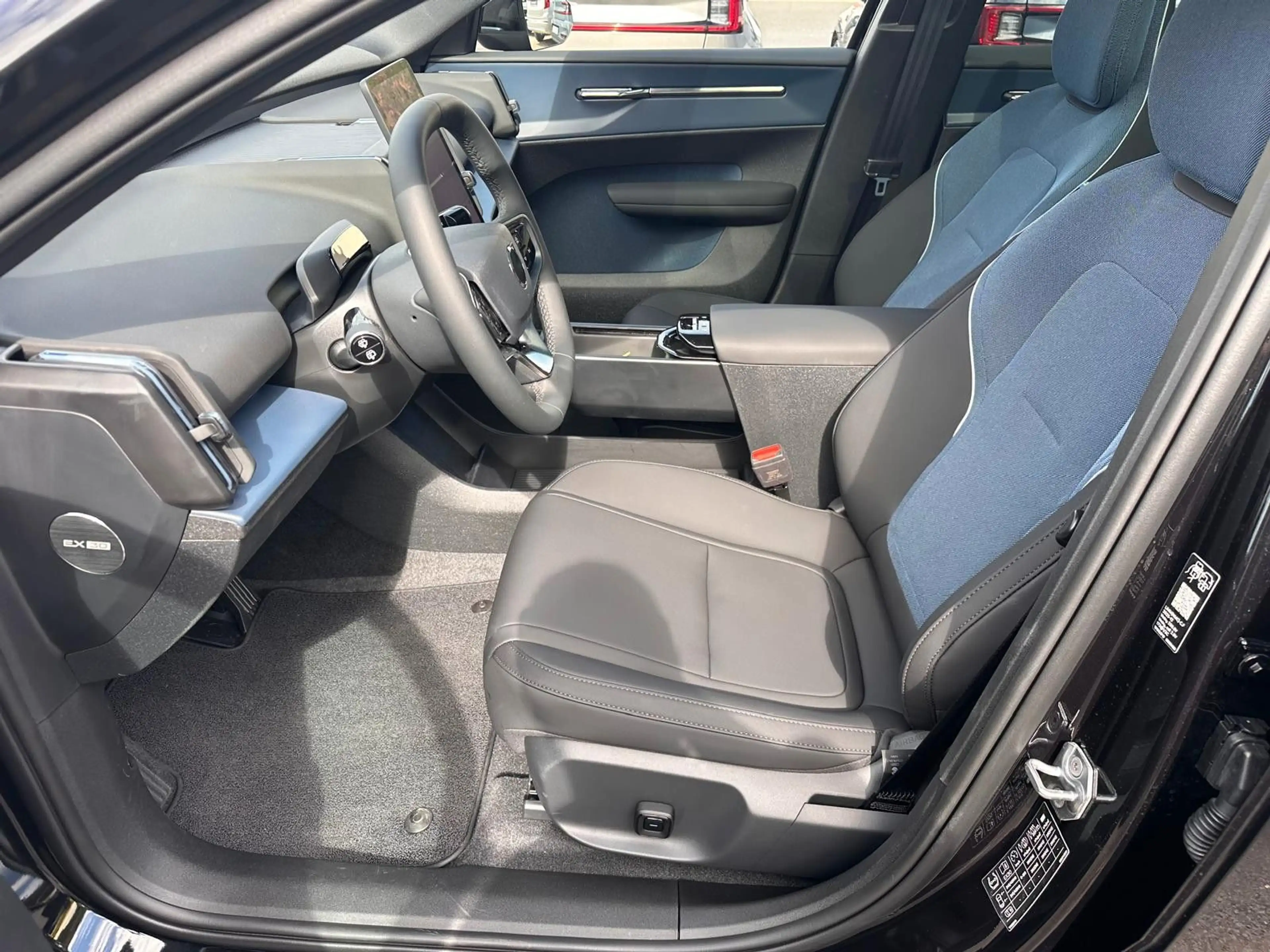 Volvo EX30 Twin Performance,Pano,360°,WP,ACC,BLIS — photo 15