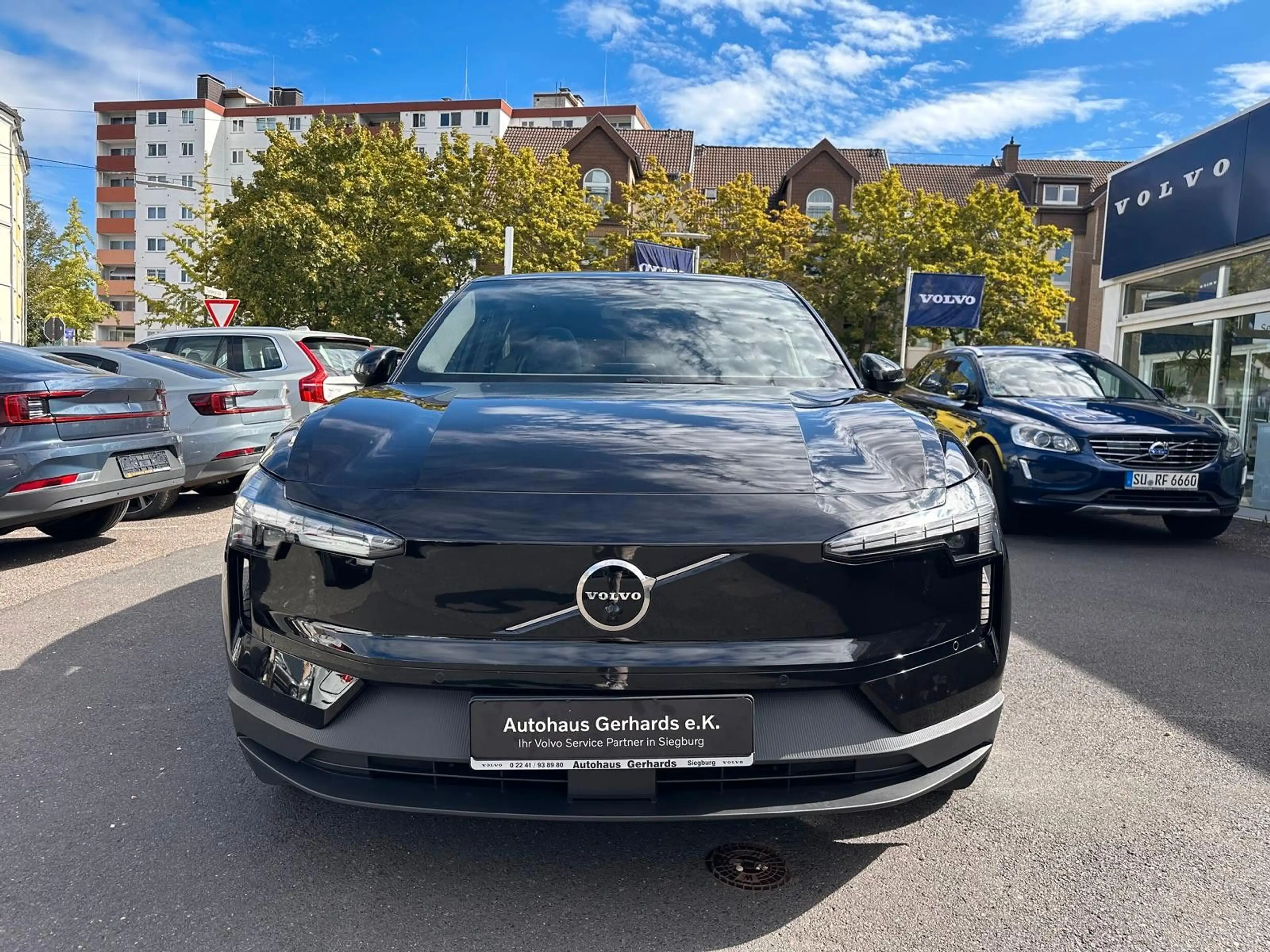Volvo EX30 Twin Performance,Pano,360°,WP,ACC,BLIS — photo 2
