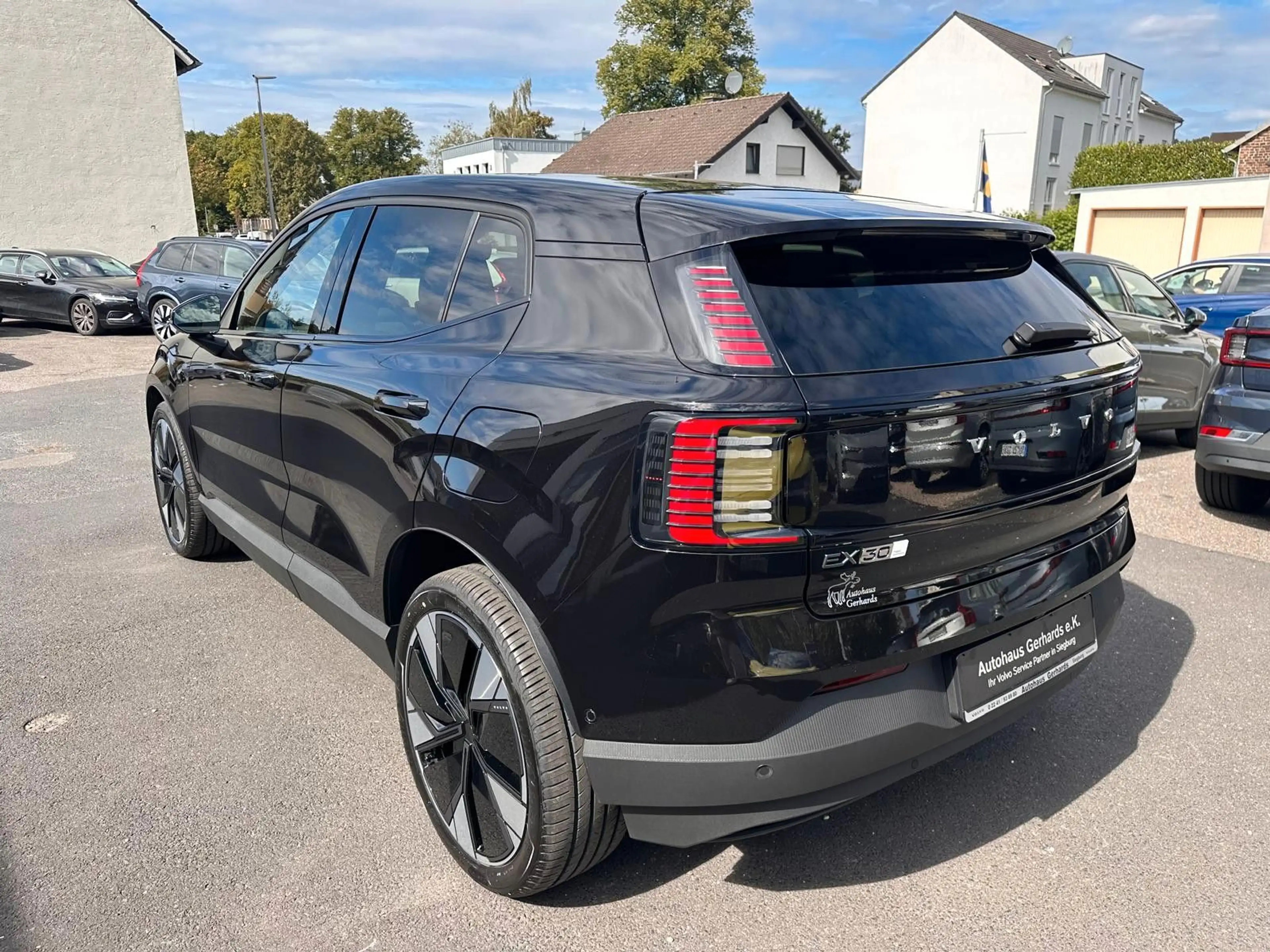 Volvo EX30 Twin Performance,Pano,360°,WP,ACC,BLIS — photo 11