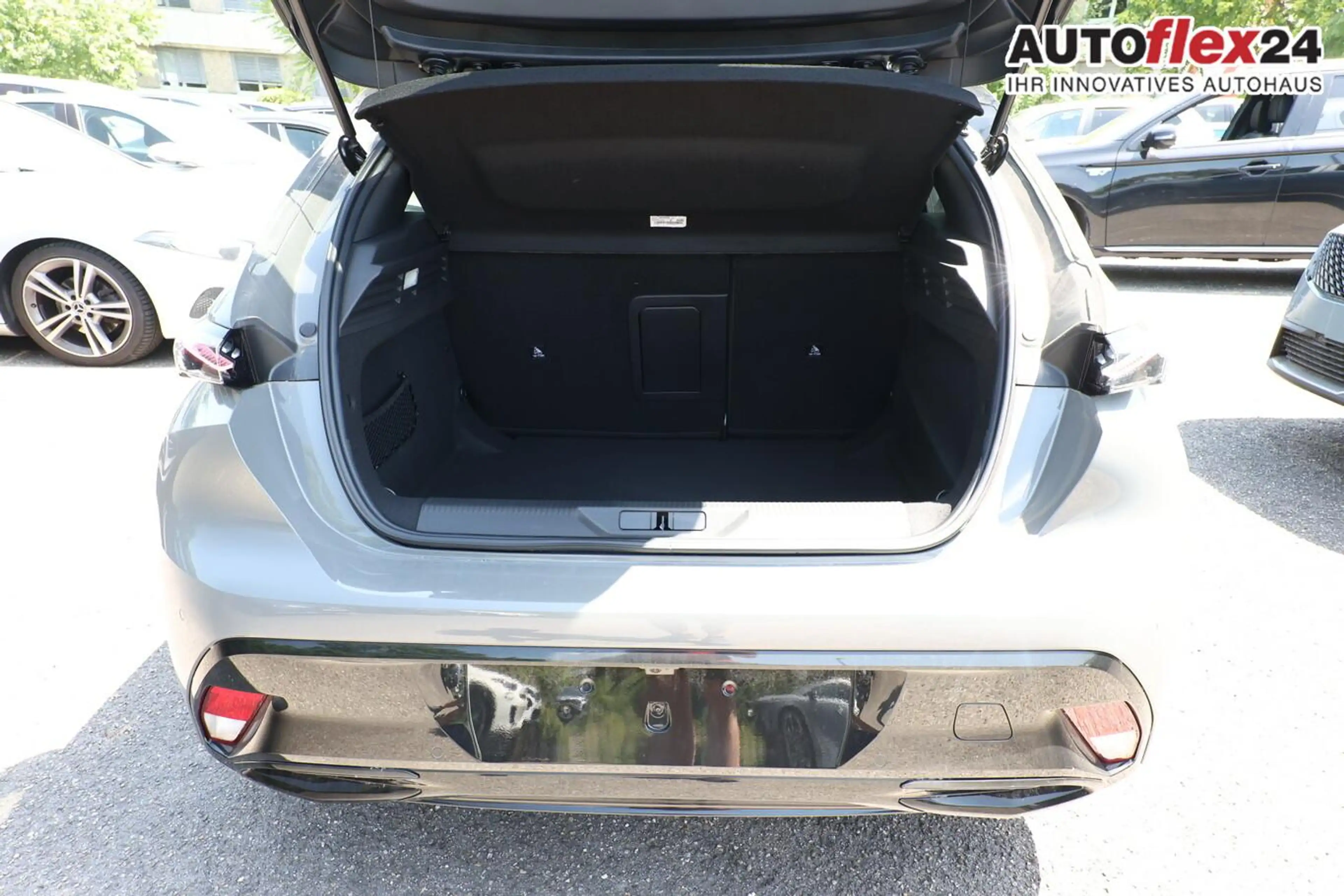 Peugeot 308 Hybrid GT Excl. MY26 360° RCTA Massage SHZ 100 ... — photo 10