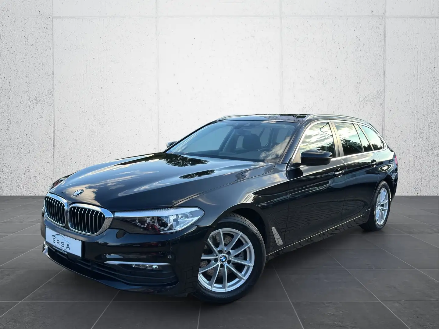 BMW 520 d Touring*DrivingAssistPlus*Standheizung*Memory Schwarz - 1
