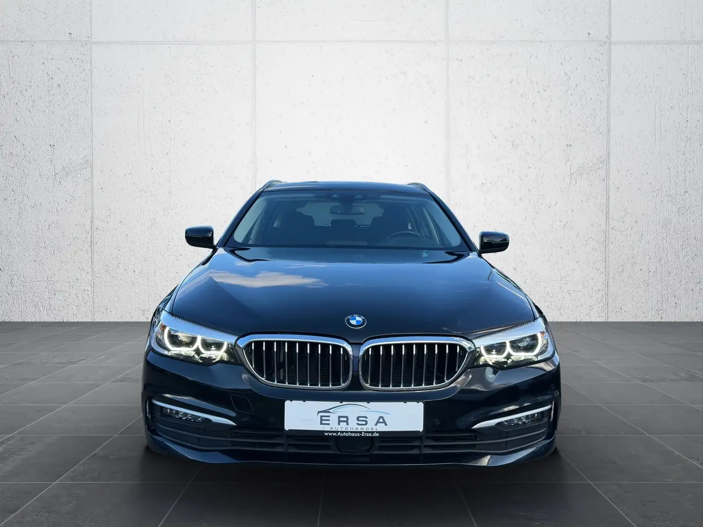 BMW 520 d Touring*DrivingAssistPlus*Standheizung*Memory Schwarz - 2