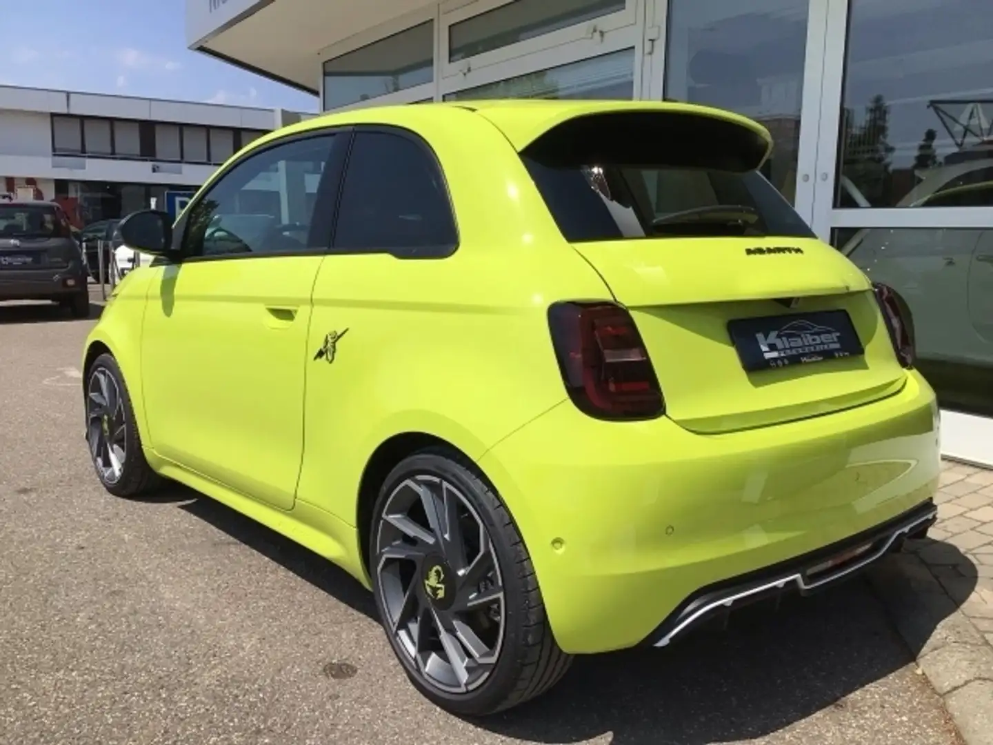 Abarth 500 Scorpionissima 42kWh Zelená - 2